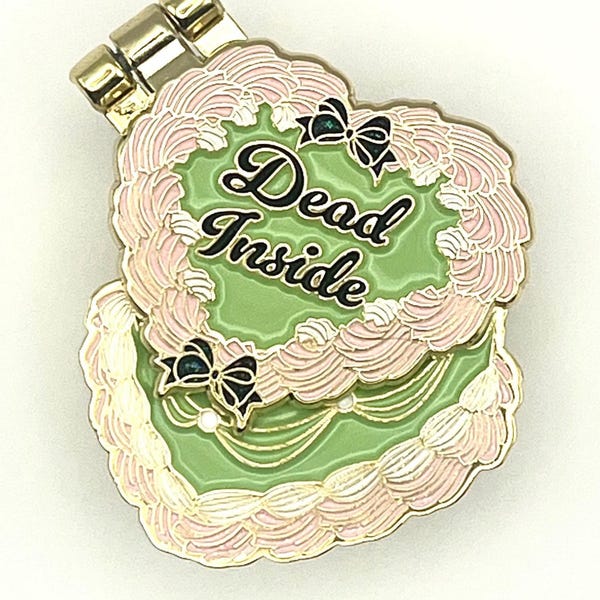 Dead Inside, pasador de bisagra de esmalte brillante