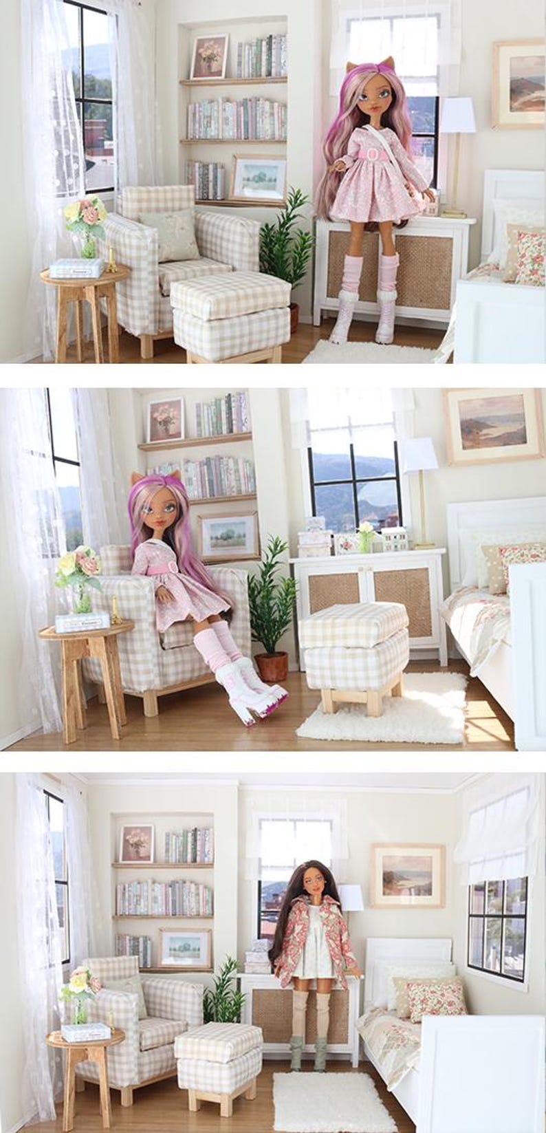 K&ouml;nnte beinhalten: Ein Puppenhaus-Schlafzimmer-Set mit einem Miniaturbett, einem karierten Sessel mit Hocker, einem Beistelltisch aus Holz und einem B&uuml;cherregal. Der Raum enth&auml;lt eine Puppe mit langem Haar, die ein gemustertes Kleid, Stulpen und Stiefel tr&auml;gt.