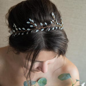Gold leaf hair vine, Crystal hair vine, Bridal hair vine, Delicate hair vine,Wedding hair accessory,Leaf hair accessory,Bridesmaid hair vine
