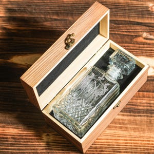 Engraved Bourbon Decanter Set with Bourbon Glasses and Wood Box, Groomsmen Gifts, Groomsmen Proposal, Best Man Gift, Gift for Dad