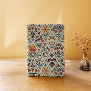 Étui pour Kindle à fleurs rétro Paperwhite 12e 7"/11e 6,8"/10e 6", Kindle 10e 11e génération, Kindle 2024 Colorsoft, étui Kobo Clara avec dragonne