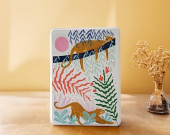 Tiger Nature Kindle Case Paperwhite 12th 7"/11th 6.8"/10th 6", Kindle 10th 11th Gen, Kindle 2024 Colorsoft, Kobo Clara Case with Hand Strap