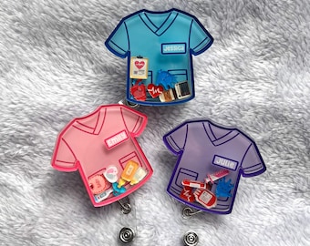 名前入りカスタムナースシェイカーバッジリール：スクラブトップIDホルダー