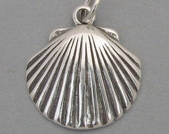 Sterling Silver Womens 1mm Mini Ridged Pecten Scallop Seashell Mollusk Pendant Necklace Sterling Silver Womens 1mm Mini Ridged Pecten Scallop Seashell Mollusk Pendant Necklace