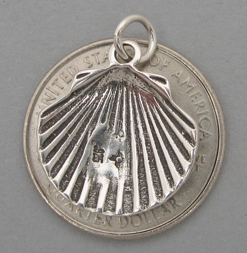 SCALLOP CLAM SEASHELL Nautical Sterling Silver 925 Charm Pendant 2387