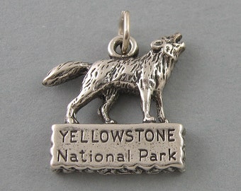 YELLOWSTONE PARK WOLF Solid Sterling Silver .925 Charm Pendant 1673