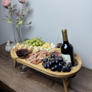 Mesa portátil de madera para vino, bandeja de cama plegable, mesa de picnic para servir al aire libre, regalo personalizado, tabla de vinos para sommelier, regalo del Día de la Madre