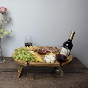 Mesa portátil de madera para vino, bandeja de cama plegable, mesa de picnic para servir al aire libre, regalo personalizado, tabla de vinos para sommelier, regalo del Día de la Madre
