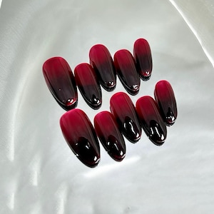 Ombre Schwarz Rot Press On Nails: Handbemalte Gelnägel