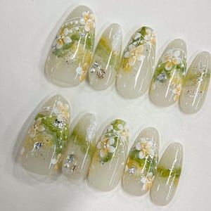 Spring Green Floral Press On Nails: Hand-Painted Gel Faux Nails