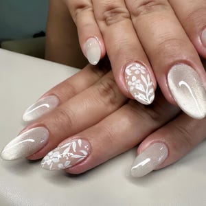 Hand Painted Flower Cat Eye Press On Nails