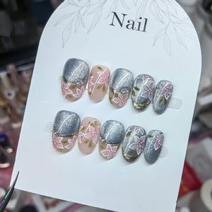 cat eye flower nails/ hand painted nails /custom press on nails/ hand made Press on Nails/Faux Acrylic Nails/ Gel Nails/Press on Nail