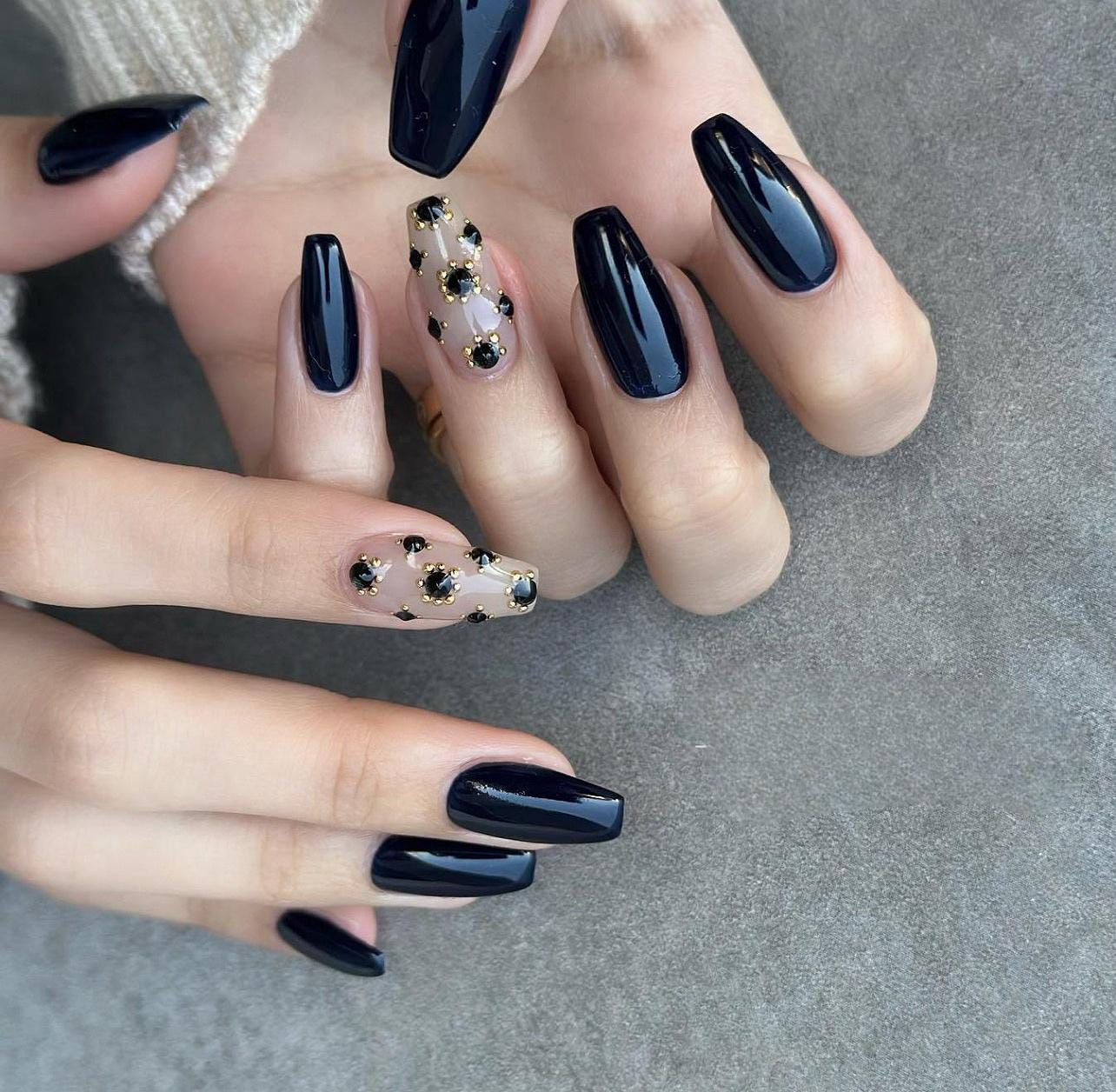 Navy Glitter Nails That Shine Bright