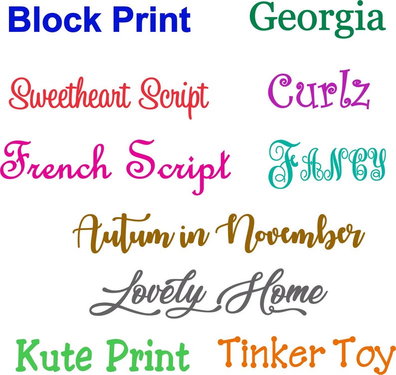 Puede incluir: Una colecci&oacute;n de ejemplos de texto en varias fuentes y colores, incluyendo "Block Print" en azul, "Georgia" en verde, "Sweetheart Script" en rojo y "Curlz" en morado. Otros textos incluyen "French Script", "FANCY", "Autumn in November", "Lovely Home", "Kute Print" y "Tinker Toy".