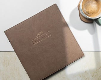 Charme Soft Leatherette Menyomslag – Modern fyrkantig menybok i 2 färger. A4- och A5-storlekar finns också | MOQ 10 st