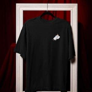 Penguin Couple T-Shirt, Cute Minimalist Penguin Hug Tee, Kawaii Penguin Shirt, Animal Love Graphic, Gift For Couple, Cozy Penguin Tee