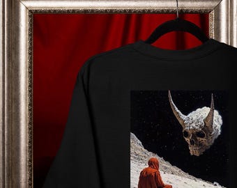 Camiseta Calavera Espacial: Arte gótico de ciencia ficción - Camiseta de terror cósmico oscuro Comfort Colors®
