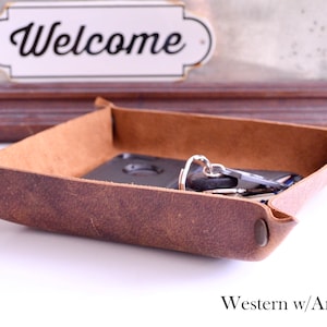 Handmade Leather Valet Tray. Choose From Caramel, Crazy Horse, Black, or Chocolate Brown. Laser engraved personalization. Many color options image 9