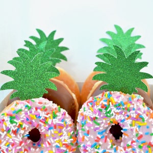 Glitter Pineapple Leaf Tops Choose from mini or standard size green glitter plant tops for cupcakes, doughnuts, sandwiches and desserts. image 5