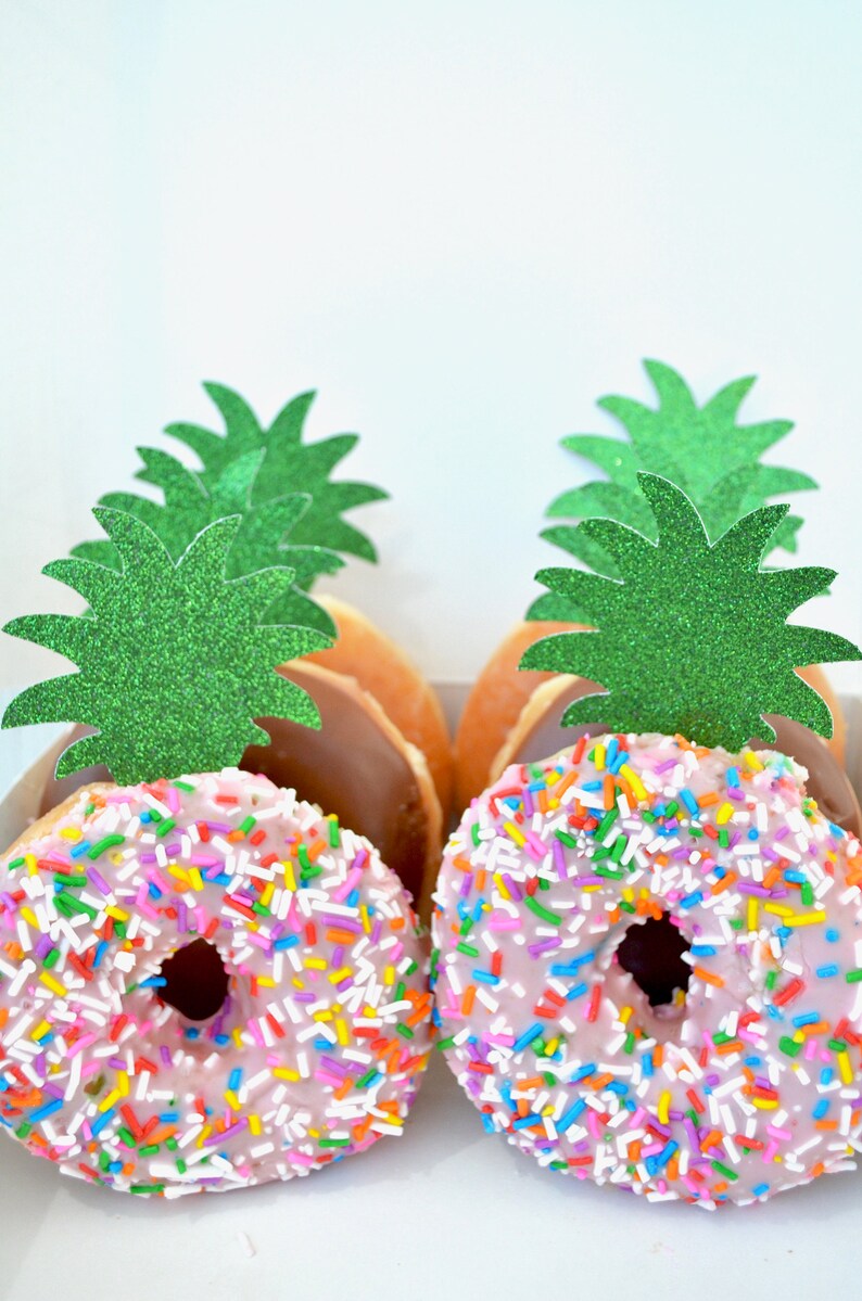 Glitter Pineapple Leaf Tops Choose from mini or standard size green glitter plant tops for cupcakes, doughnuts, sandwiches and desserts. image 5