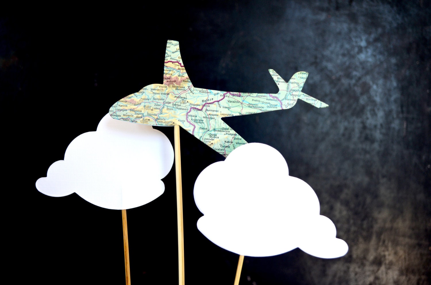 n.5 Portachiavi in legno con cartoncino Nuvole e aereo