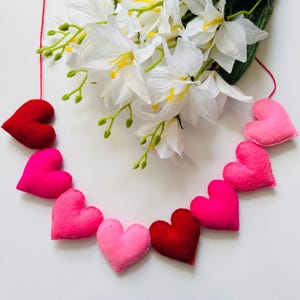 Handmade Felt Heart Garland – Mother&#39;s day gift, Pink Valentine’s Day Decor, Nursery Banner, Wedding & Party Decoration