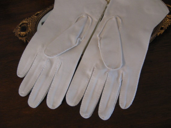 Vintage Schiaparelli   Fownes  White Gloves  7 1/… - image 4