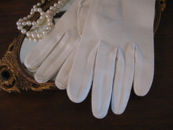 Vintage Schiaparelli   Fownes  White Gloves  7 1/… - image 9