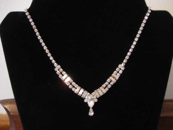 Gorgeous Clear Rhinestone Necklace with Baquettes… - image 2