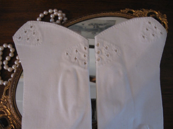Vintage Schiaparelli   Fownes  White Gloves  7 1/… - image 8