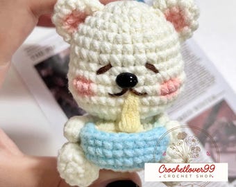 Patrón de llavero de oso a crochet: Oso kawaii con bol de lana. Tutorial de amigurumi en PDF con fotos paso a paso.