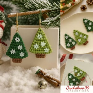 Op de afbeelding: Gehaakte kerstboom oorbellen in groentinten met witte sneeuwvlok accenten en bruine stammen. De afbeelding toont ook andere gehaakte boomornamenten, perfect voor kerstcadeaus en feestelijke decoraties.