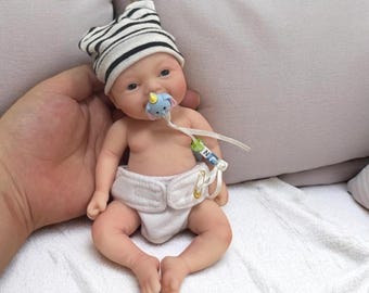7&#39; Micro Preemie Full Body Silicone Baby Doll - Lifelike Reborn Boy Doll &#39;Noah&#39; | Realistic Miniature Smile Doll for Kids, Collectors