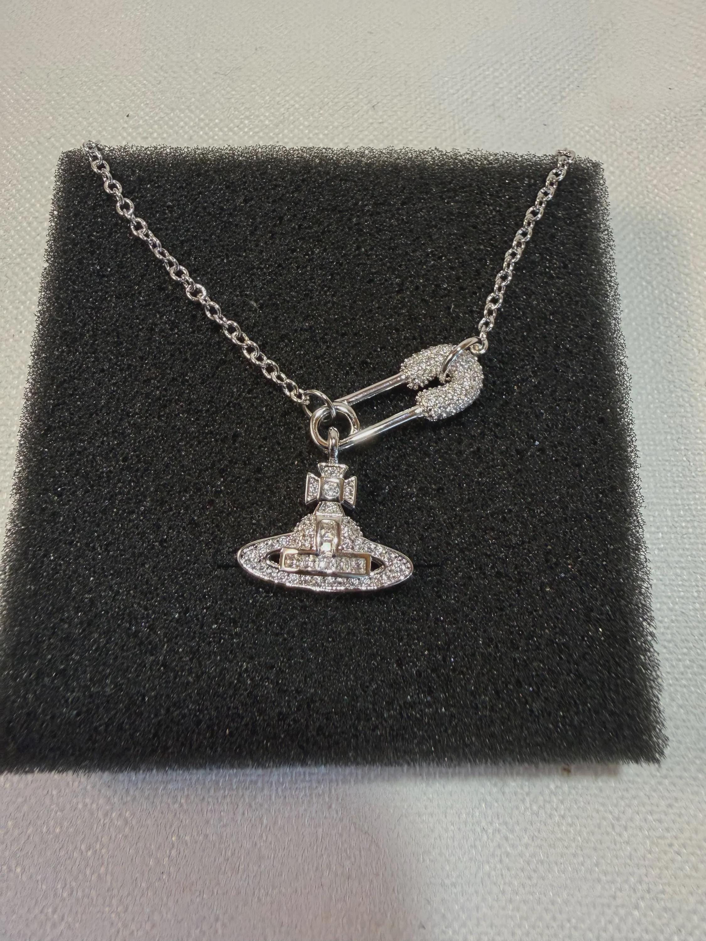 Vivienne Westwood クリップ ネックレス Vivienne Westwood Paperclip Necklace - Etsy