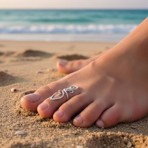 Anillo geométrico en espiral para el dedo del pie, joyería playera ajustable de aleación de zinc, anillo minimalista costero para el pie, regalo moderno de verano para ella.