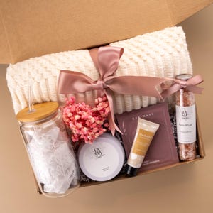 Gift Box Hygge with Blanket | Sending a Hug | Thinking of You | Sympathy Gift | Bereavement Gift | Encouragement Gift | Sympathy Gift Basket
