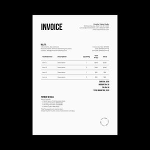 Puede incluir: Una factura en blanco y negro con el título "Factura" en la parte superior. La factura es para Johnson Marketing Solutions e incluye una lista de artículos, descripciones, cantidades, precios unitarios y totales. La factura también incluye información de pago para transferencia bancaria, PayPal y Stripe.