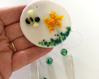 Fused Glass Wind Chimes, Suncatcher with Bee and Flower, Suncatcher Gifts for Her, Gift for Mom, Cynthia Denise Art, Sweetnola