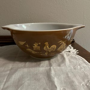 Ciotola per mescolare vintage Pyrex in stile americano di Cenerentola
