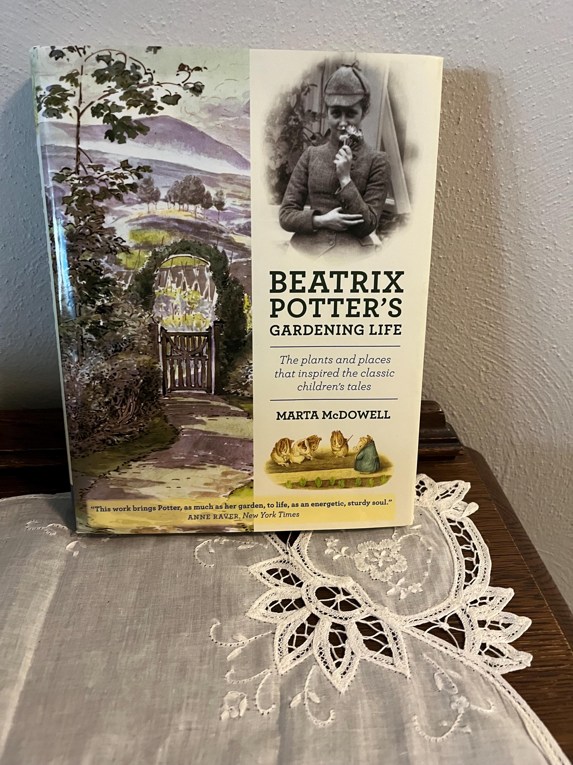 洋書 BEATRIX POTTER'S GARDENING LIFE Amazon | Beatrix Potter's Gardening Life: The Plants and Places
