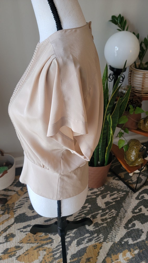 Vintage Beige Fitted Blouse with Button Up Back S… - image 7