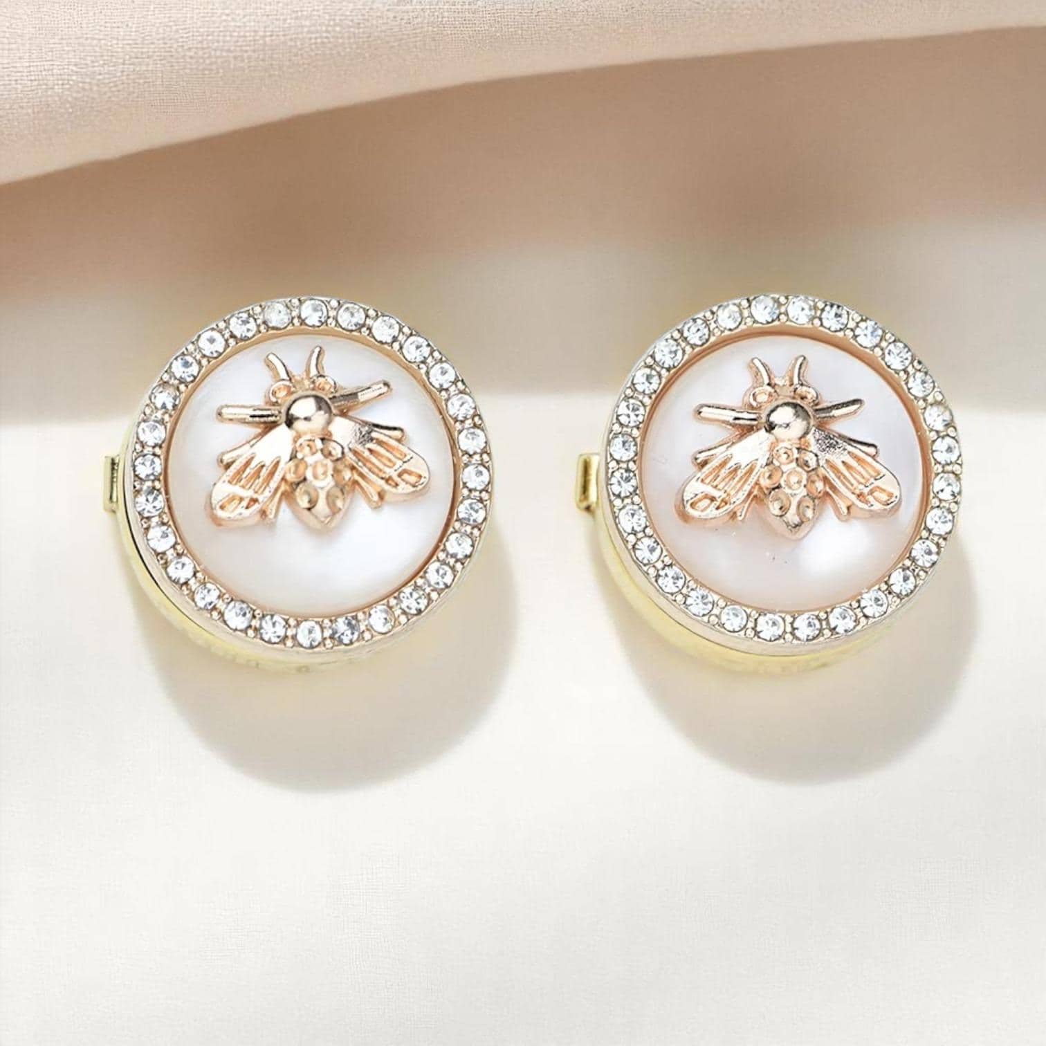 Gucci bee brooch - Etsy 日本