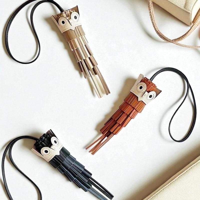Leather Owl Tassel Keychain: Two-Tone Bag Charm Accessory