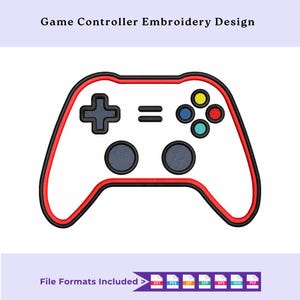 Può includere: Design di ricamo di controller di gioco bianco con contorno rosso. Il controller presenta un pad direzionale, due levette analogiche e pulsanti colorati. Il testo in alto recita "Game Controller Embroidery Design". Formati di file inclusi di seguito.