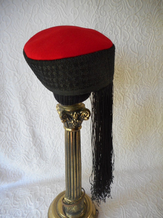 Vintage 1940's Ethnic Style Hat Red Wool & Black … - image 1