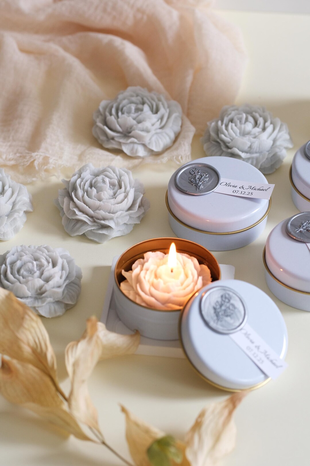 Flower Candle Wedding Favors in Tin Can: Custom Candle Favors for ...
