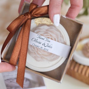 Flower Wedding Candle Favor, Custom Candles for Wedding Shower, Bridal Shower Party Favor, Scented Candle Favors, Wedding Guest Gift