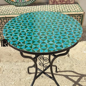 Personalized Green Outdoor Mosaic Coffee Table – Ceramic Tile Design Perfect for Patios, Gardens, and Alfresco Dining Spaces