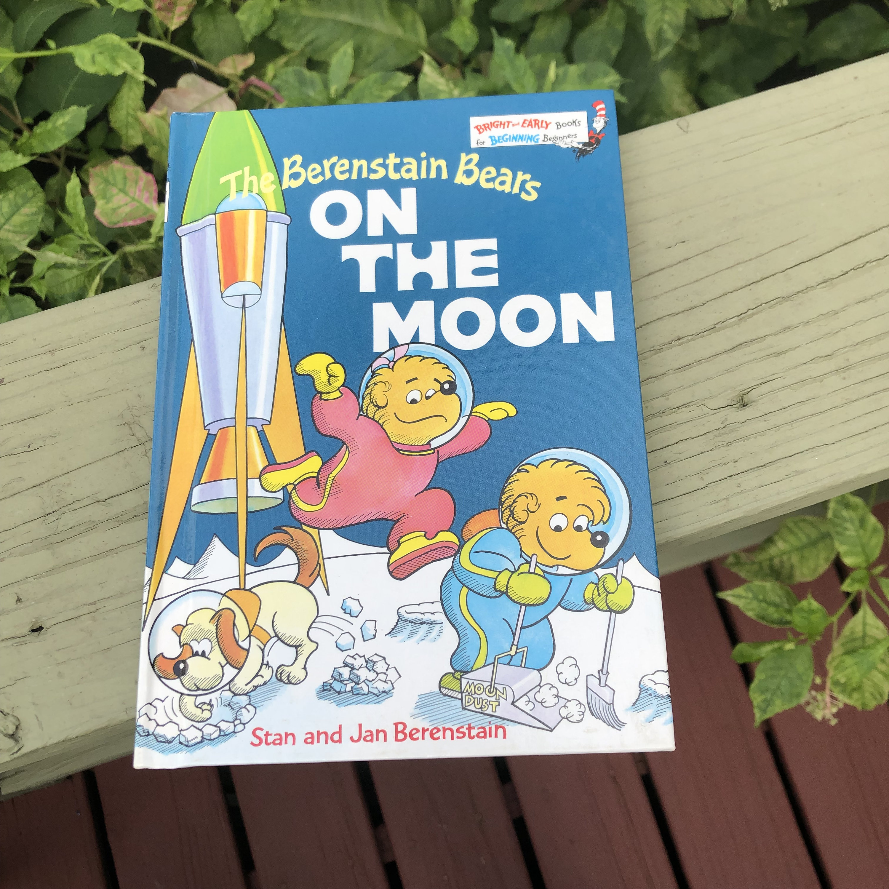 The Berenstain Bears - on the Moon - A Bright & Early Book - 1985