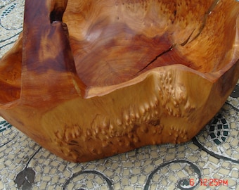 Vintage Hand Carved Tree Trunk Basket/Bowl Display Piece - Beautiful